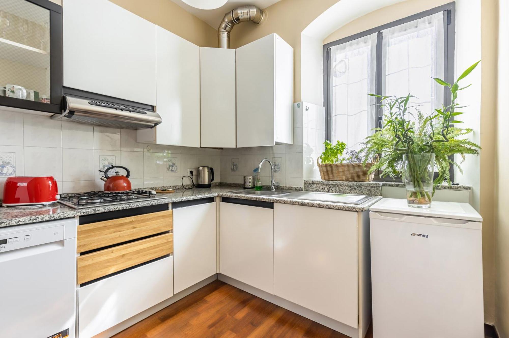 Apartment Flat With Balcony *